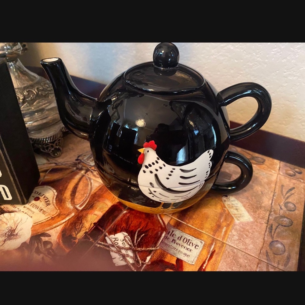 Vintage 2 Pieces Chicken 🐓 Teapot Set 🫖